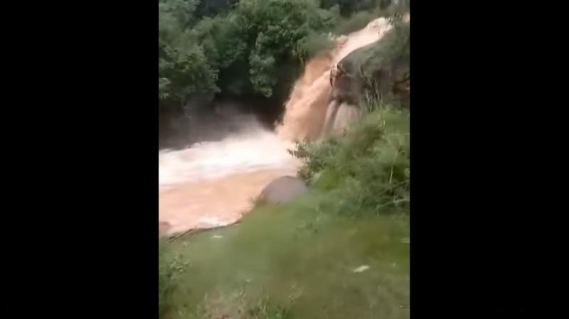 Veja como está a Cachoeira do Ferrugem em Itauninha ( Vídeo Célio Silva)